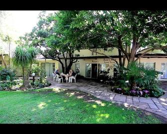 Suite 3-Doves Nest Guest House-Bed and Breakfast - Kempton Park - Patio