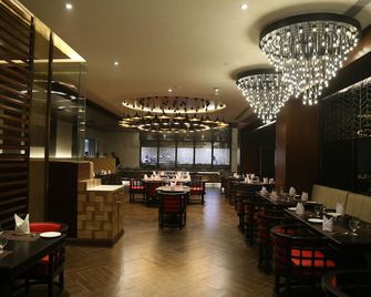 Ramada Encore by Wyndham Jalandhar - Jalandhar - Restaurant