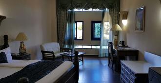 Imperial Resort Beach Hotel - Entebbe - Bedroom