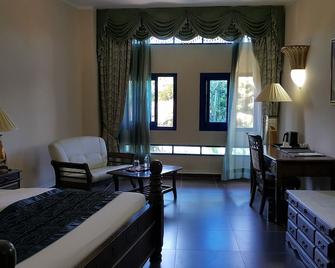 Imperial Resort Beach Hotel - Entebbe - Schlafzimmer