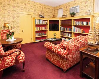 Americas Cup Inn - ניופורט - סלון