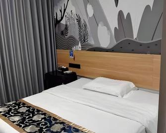 Thank Inn Hotel He'Nan Shangqiu Railway Station Ticket Office - Shangqiu - Bedroom