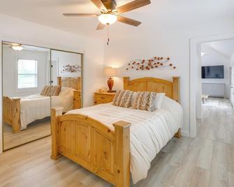 Group Getaway: Lakefront Retreat in Fayetteville! - Fayetteville - Habitación