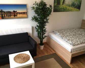 Apartment Flowerside - Regensburg - Schlafzimmer