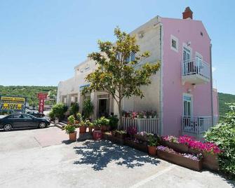Hotel Villa Matic - Neum - Building