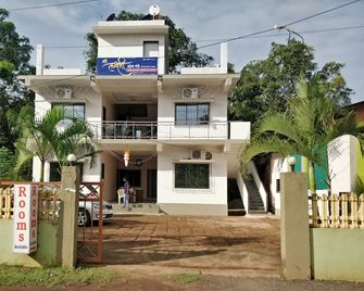 10 minutes to scuba diving & beach! Home Stay For Family & Groups. - Malvan - Edificio