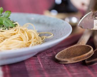 Party Hotel Taverne - Untertauern - Food