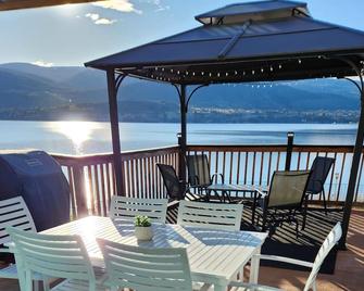 Squires House-Amazing Views! Just minutes to beaches, trails and wineries! - Penticton - Balcony