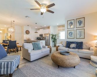 1589mvd-the Retreat At Championsgate 4 Bedroom Townhouse by RedAwning - Davenport - Living room