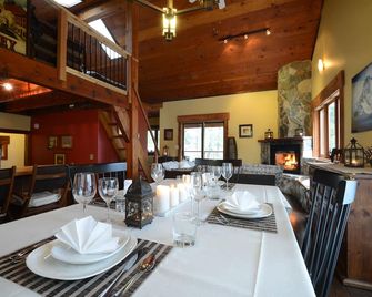 Private Chalet - Relax and unwind or recreate to your heart's content - Mt Currie - Restaurant