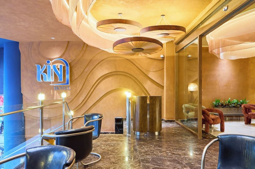 Kin Hotel Ly Tu Trong thumbnail 2