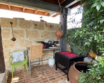 Marine Beach Studio with sea views - Summer sale 145 a night! (SAVE 15%) - Fremantle - Patio