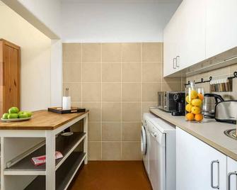 Sunny Monte Estoril - Estoril - Kitchen