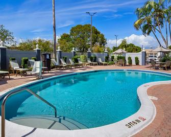 Best Western Fort Myers Inn & Suites - Fort Myers - Zwembad