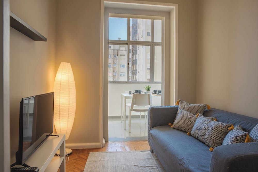 Succeed Campo Pequeno Guest House - ליסבון - סלון