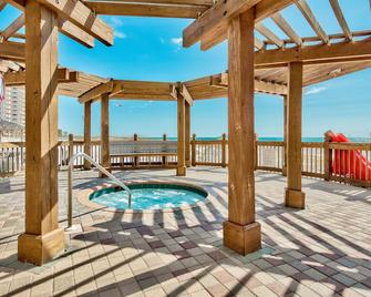 Pelican Beach Resort By Colasan - Destin - Piscina