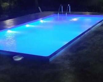 Natures Nest Resort - Alibag - Piscina