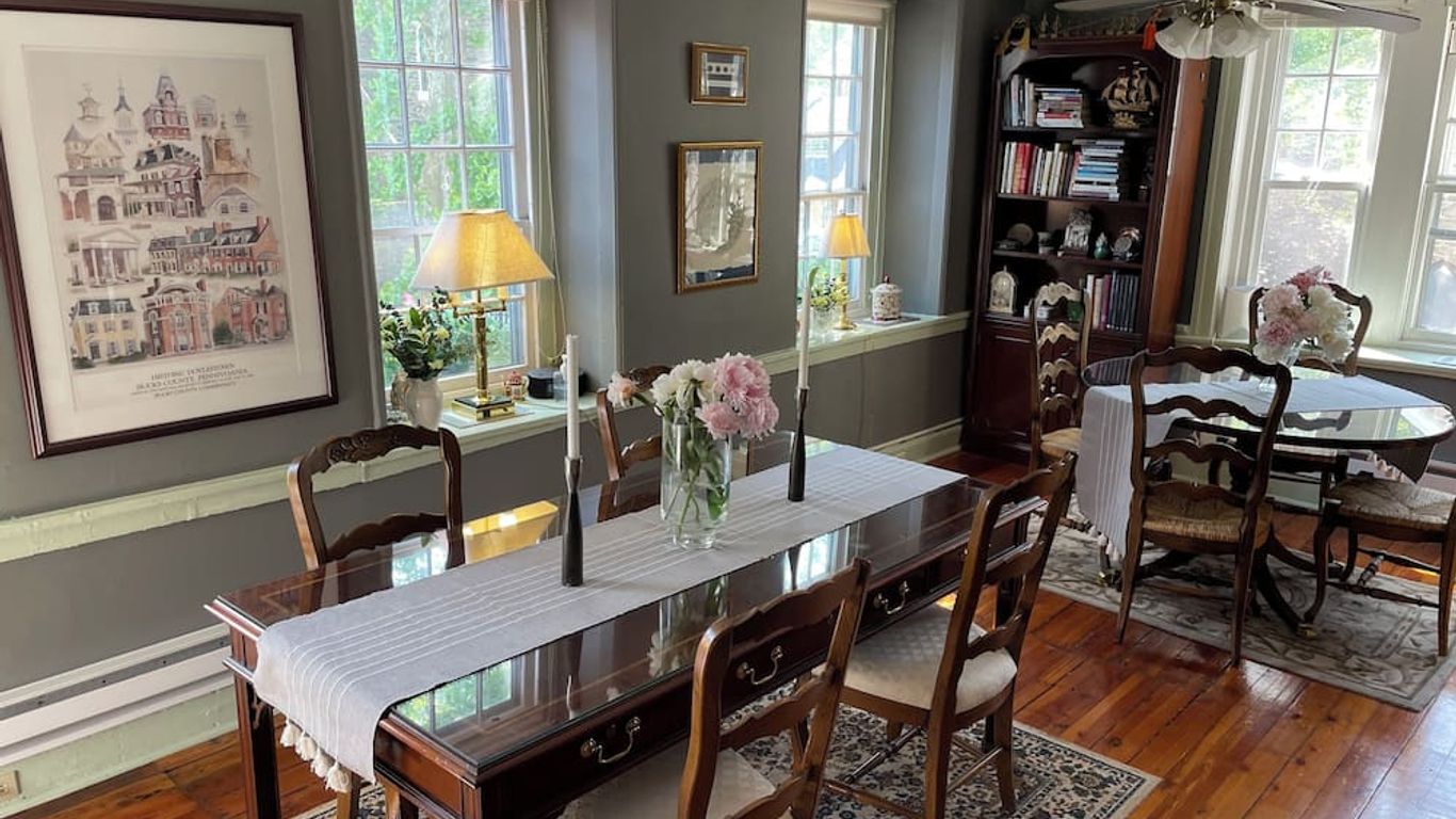 Hargrave House B & B