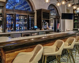 The Park Hotel on the Plaza Kansas City, Tapestry by Hilton - Kansas City - Bar