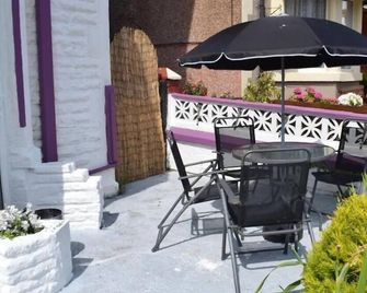 Orchid Hotel Blackpool - Blackpool - Patio