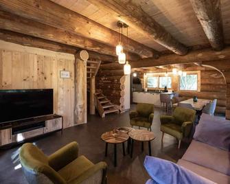 Gîtes en rondins de Vassivière - Les Fustes de Plazanet - Faux-la-Montagne - Sala de estar
