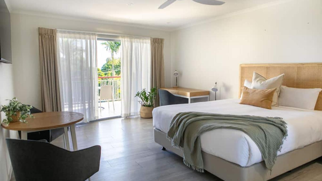 نوزا هدز موتل