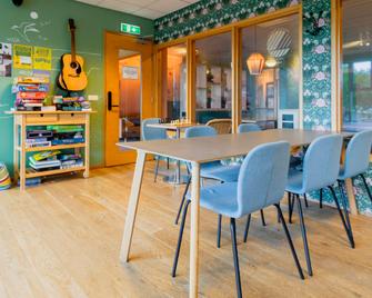 دالور - آيتش آي هوستل - ريكيافيك - ردهة