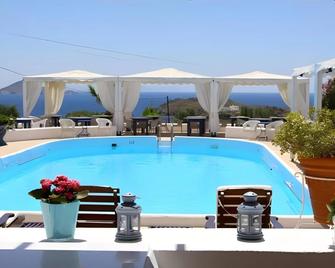Porto Scoutari Romantic Hotel - Chora - Piscina