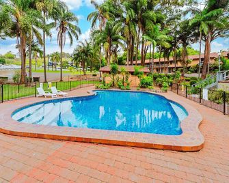 Country 2 Coast Motor Inn Coffs Harbour - Коффс-Гарбор - Басейн