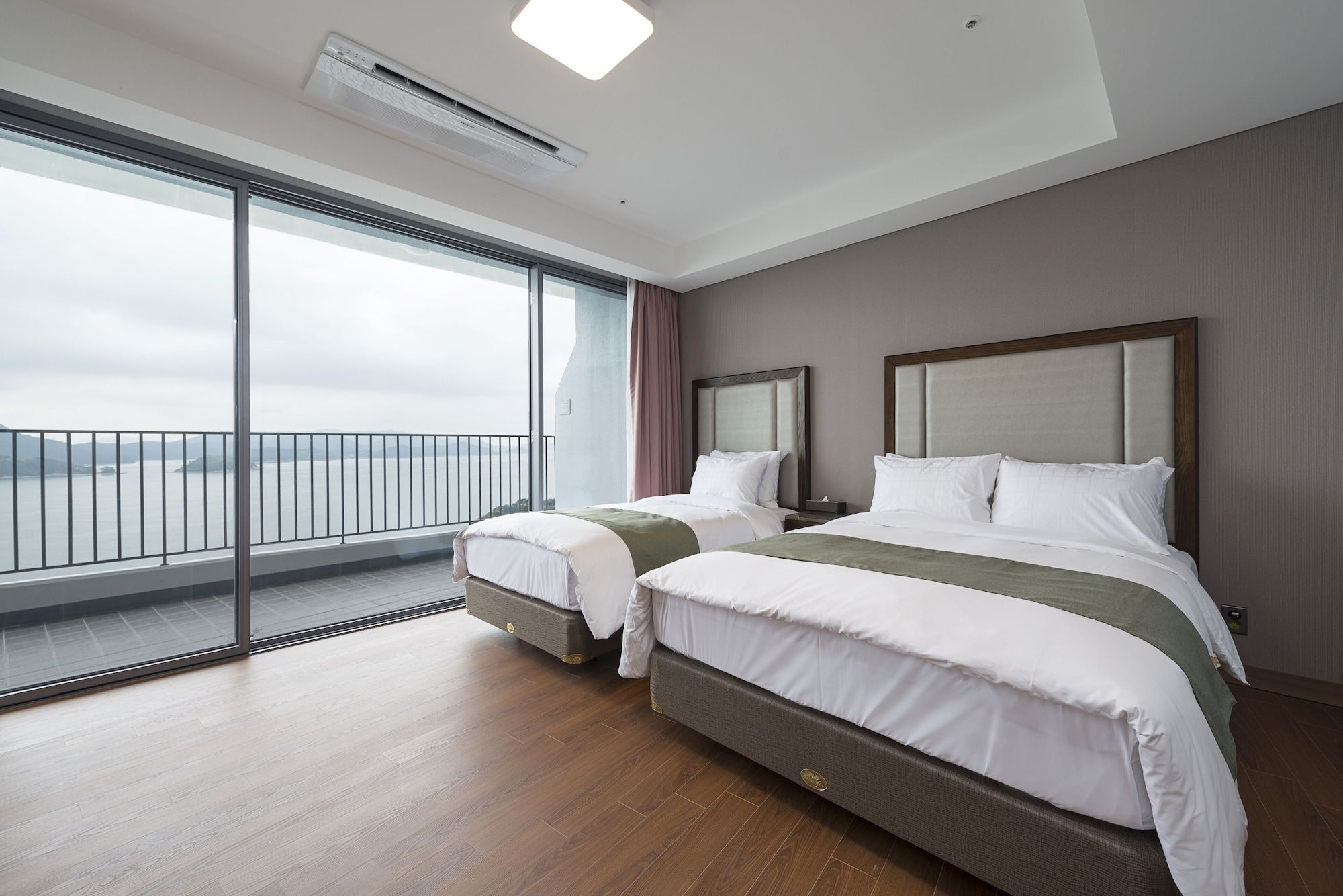 Stanford Hotel and Resort Tongyeong