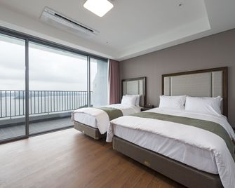 Stanford Hotel and Resort Tongyeong - Tongyeong - Habitación