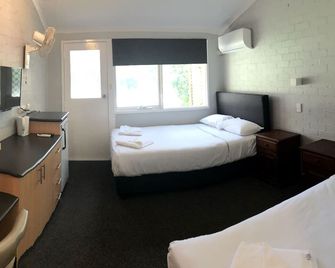 Bateau Bay Hotel - The Entrance - Camera da letto