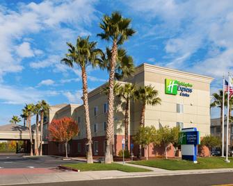 Holiday Inn Express & Suites Vacaville - Vacaville - Bygning