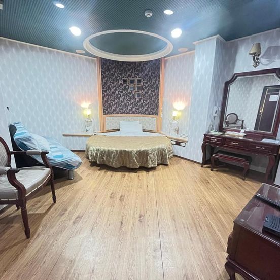 Garden Business Hotel image 1