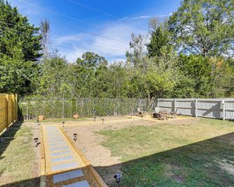 Modern Retreat with Fire Pit Near Harrison Bay! - Chattanooga