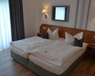 Hotel & Restaurant Zur Linde - Freital - Habitación