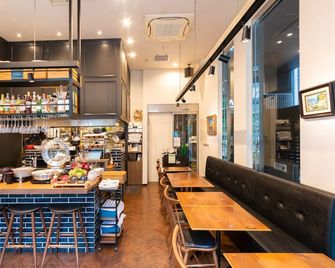 Apa Hotel Ochanomizu Ekikita - Tòquio - Bar