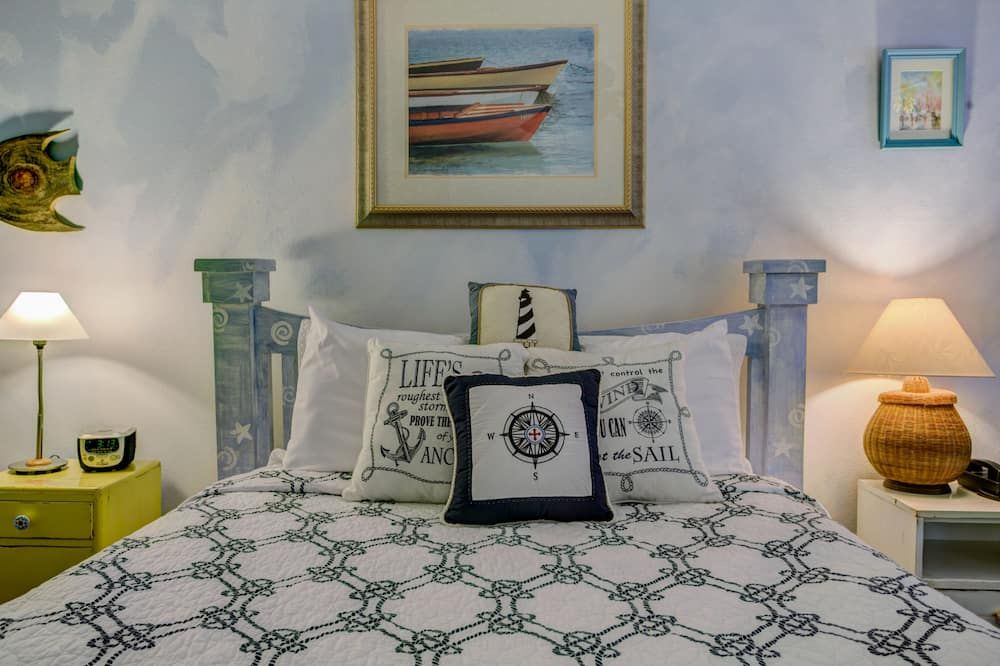 Anchor Inn Nsb Bed And Breakfast - New Smyrna Beach
