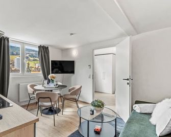 Farawayhomes Studio Leoben #p81 - Gai - Dining room