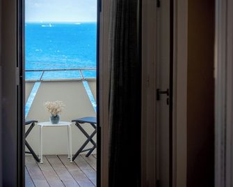 Hôtel Méditerranée - Кальві - Балкон