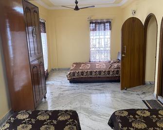 This Property has been fully modernised to a very high standard. - Kolkata - Bedroom