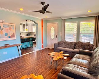 Oasis at Muchy Branch - Rehoboth Beach - Living room