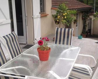 Petit coin de paradis avec jardin clôturé à Auch - Auch - Patio