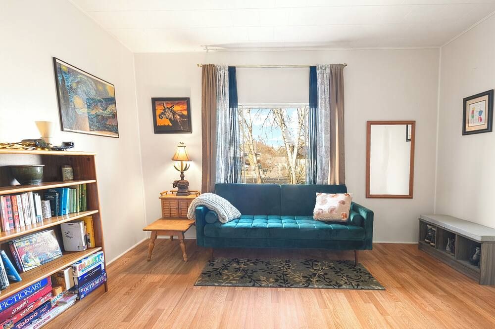 Soul-warming Historic home - Private hot-tub, yard, Parks, 6min to downtown SLC. - סולט לייק סיטי - סלון