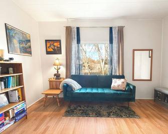 Soul-warming Historic home - Private hot-tub, yard, Parks, 6min to downtown SLC. - Salt Lake City