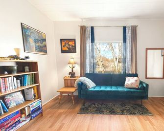 Soul-warming Historic home - Private hot-tub, yard, Parks, 6min to downtown SLC. - Salt Lake City - Sala de estar