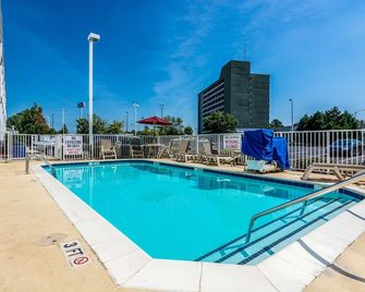 Motel 6 Fort Mill, Sc - Charlotte - Fort Mill - Pileta