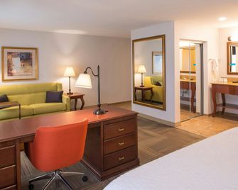 Hampton Inn & Suites Rifle - Rifle - Obývací pokoj