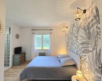 Gite Montagrier, 3 Bedrooms, 6 Persons - Montagrier - Habitación