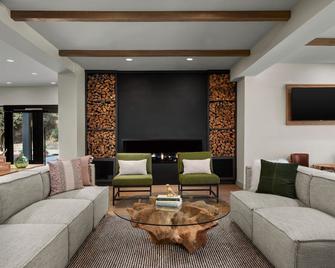 The Inelle, Oakhurst Yosemite, a Tribute Portfolio Hotel - Oakhurst - Lounge